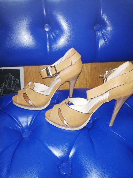 Продам туфли женские