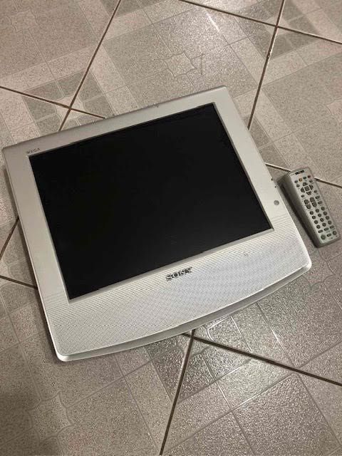 телевизор  не большой ,супер качество