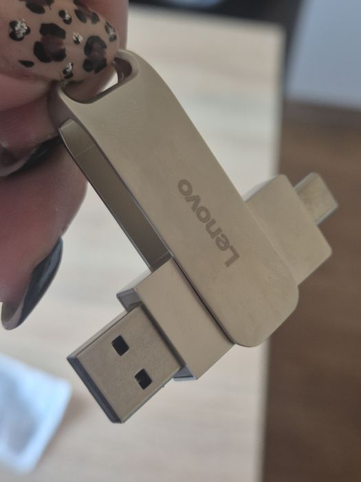 Nowy pendrive Lenovo 2 TB