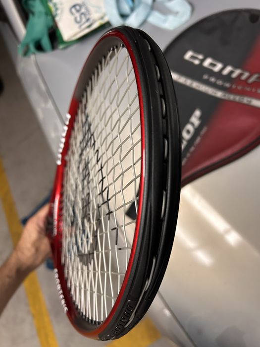 Raquete de tenis nova
