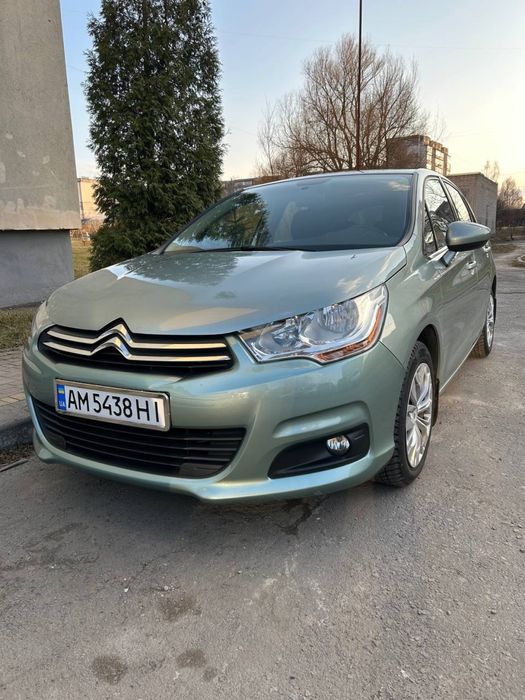 Автомобіль  Сітроен С4