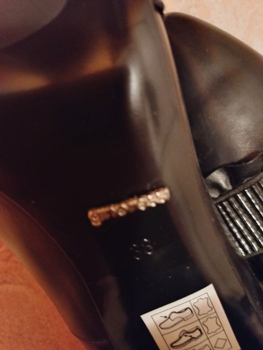 Półbuty Gino Rossi