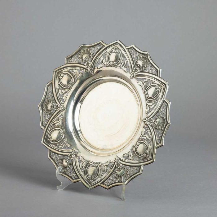 Prato Recortado em Prata Portuguesa Antiga