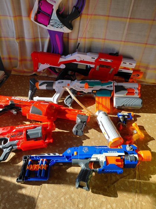 Colecção de pistolas Nerf