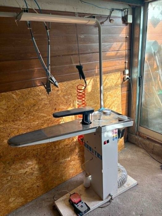 Máquina Tira Nodoas Dosagem de Produtos Limpeza Textil