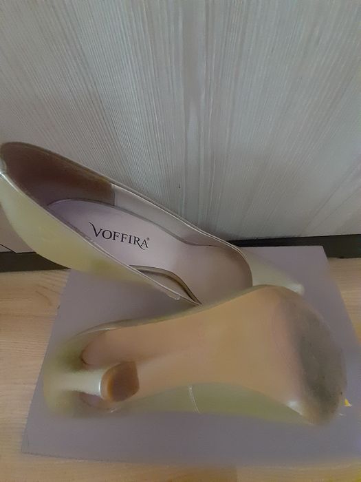 Шикарні шкіряні туфлі, кольору золотий беж