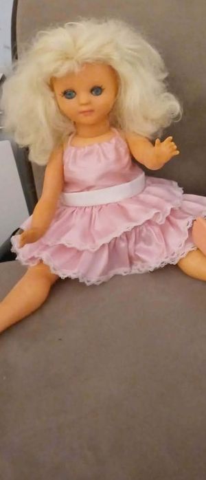 Sprzedam lalkę widoczną na zdjęciu