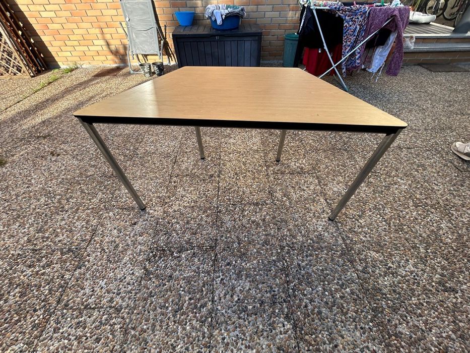 Secretária de canto