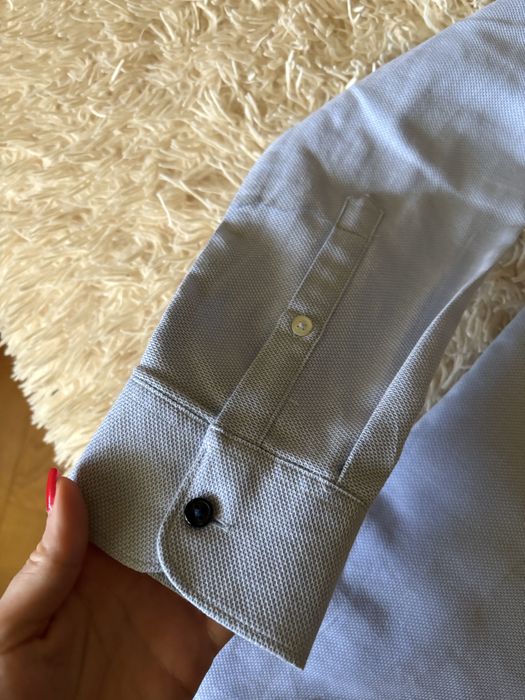 Голуба чоловіча сорочка zara з натуральної тканини