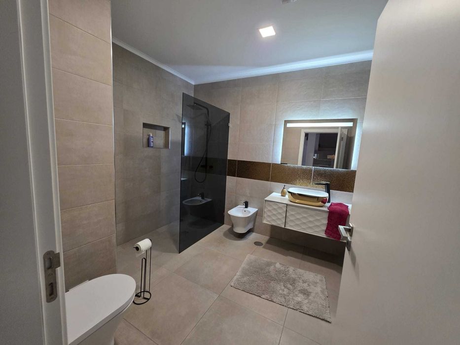 Moradia T3 piscina +ginásio