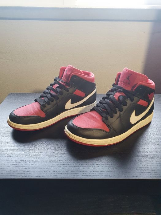 Air Jordan 1 mid black gym red white