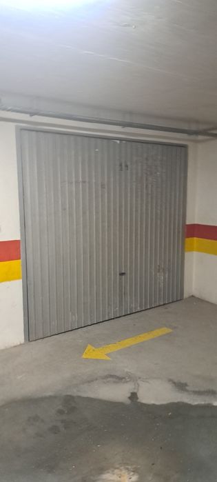 Garagem box para vender