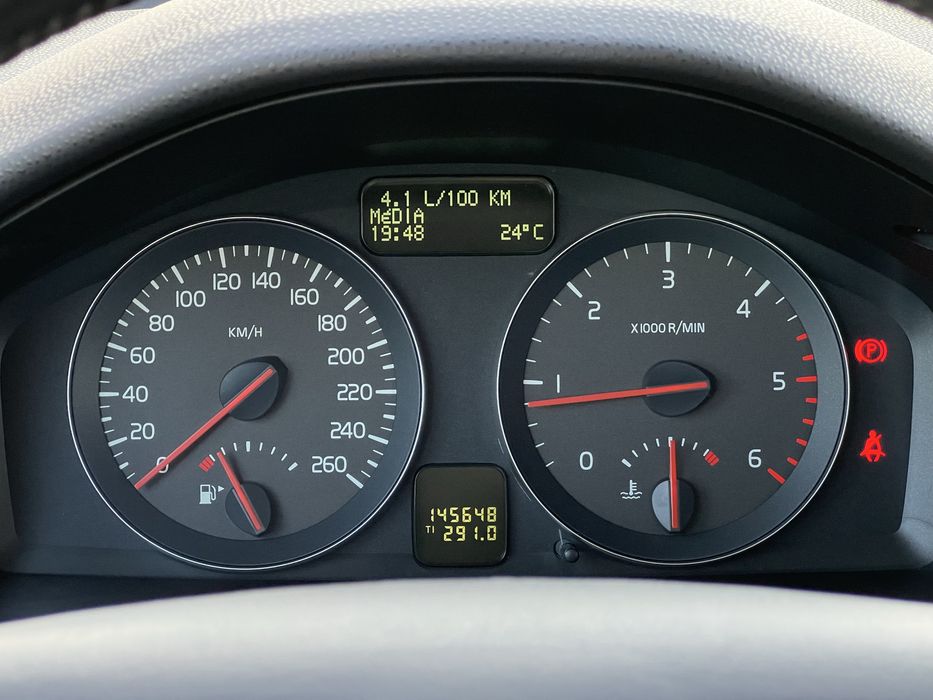 Volvo C30 1.6D Drive | 109cv | 145.648 km | Muito estimado