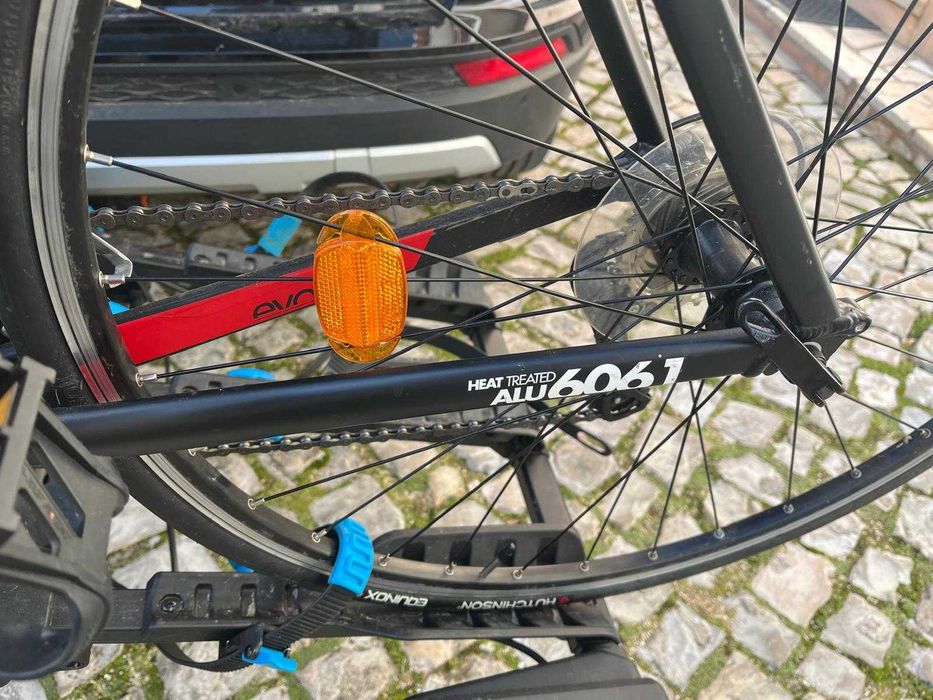 Bicicleta de estrada Flat Bar extra leve como nova. DECATHLON
