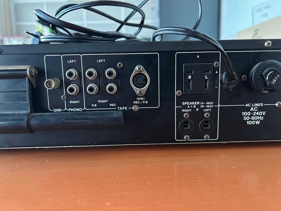Amplificador AKAI 810 DB (1976)