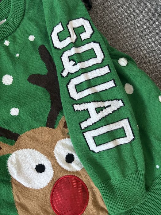Zielony sweter świąteczny sweterek renifer Rudolf pompony santa squad