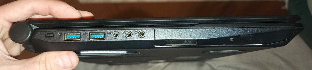 Laptop do gier CLEVO N150RD - licencja MSI