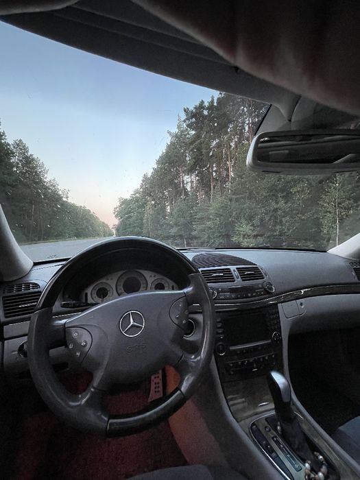 Мерседес автомобиль