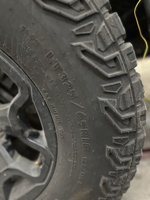 Диски с шинами 35” Dodje RAM TRX 2022 325/65R18