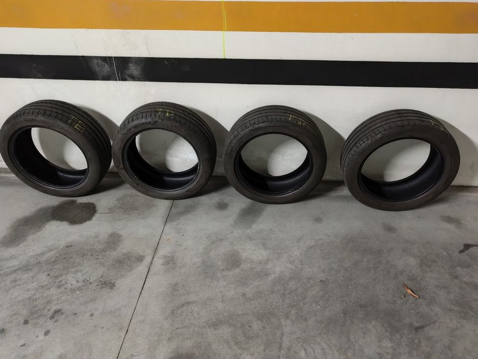 Pneus Goodyear 235/45 R17