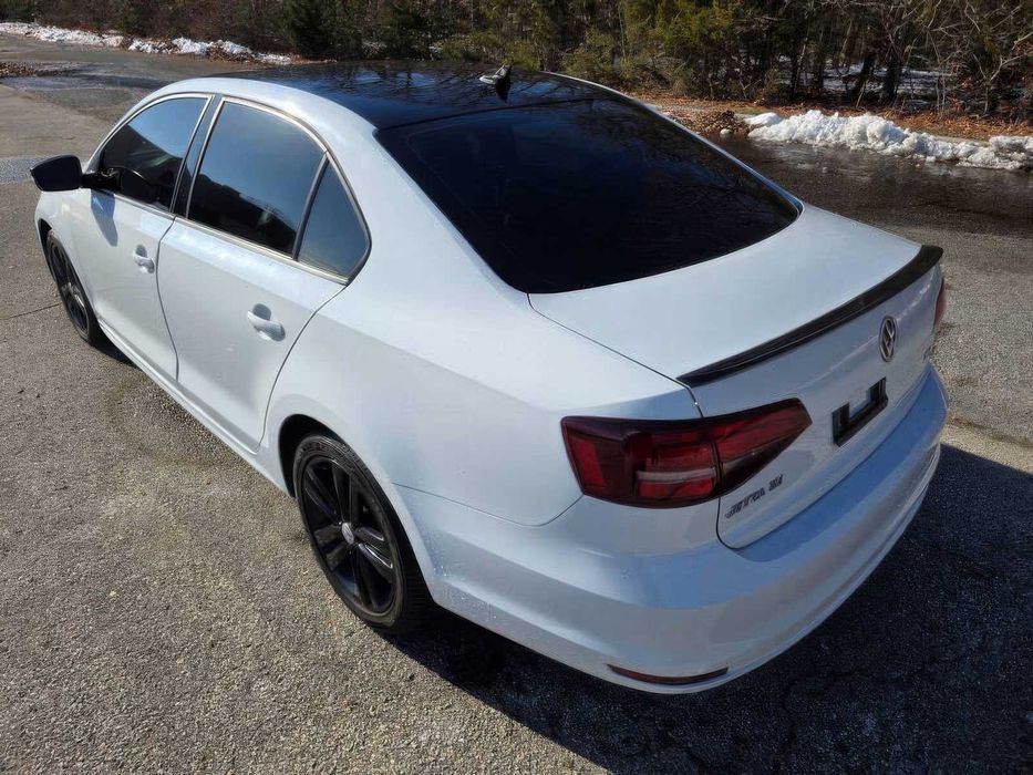 Volkswagen Jetta      2018