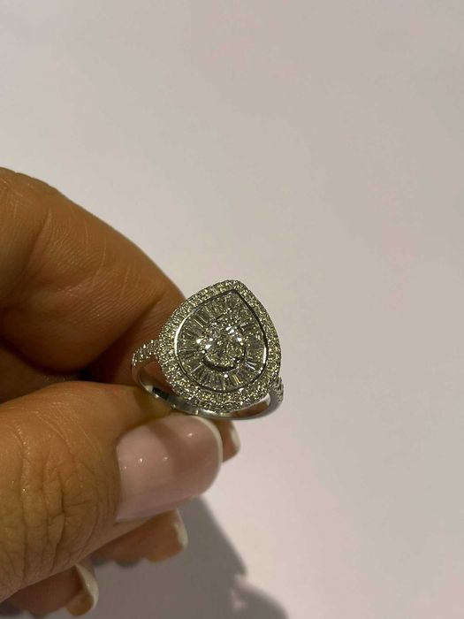 Pierścionek z diamentami Łezka 1.62 CT