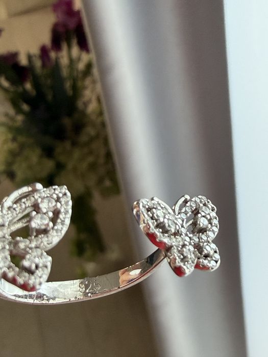 Продам стильное кольцо из серебра