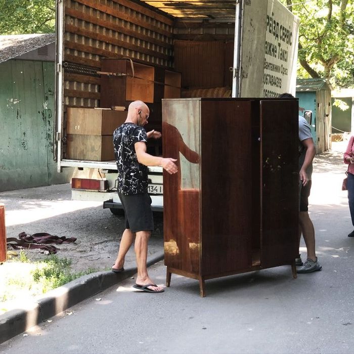 Грузоперевозки, перевозка мебели, грузчики, такси, переезд.