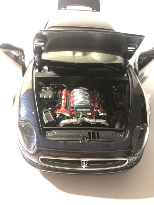 Maserati 3200GT burago 1/18