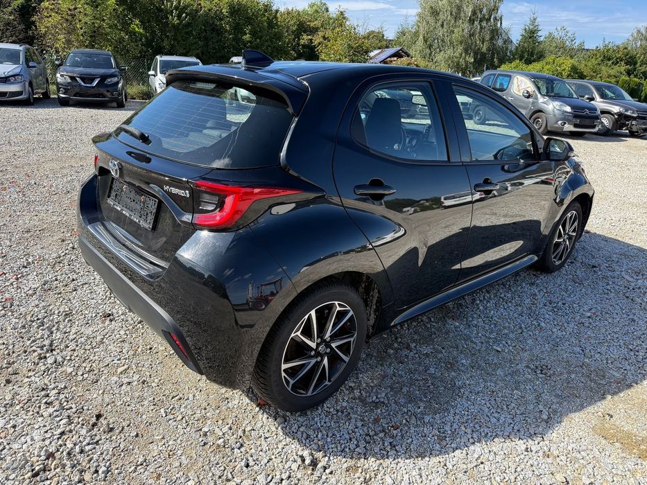 Toyota Yaris Bardzo ładny stan, nowy model, niegroźnie uszkodzona