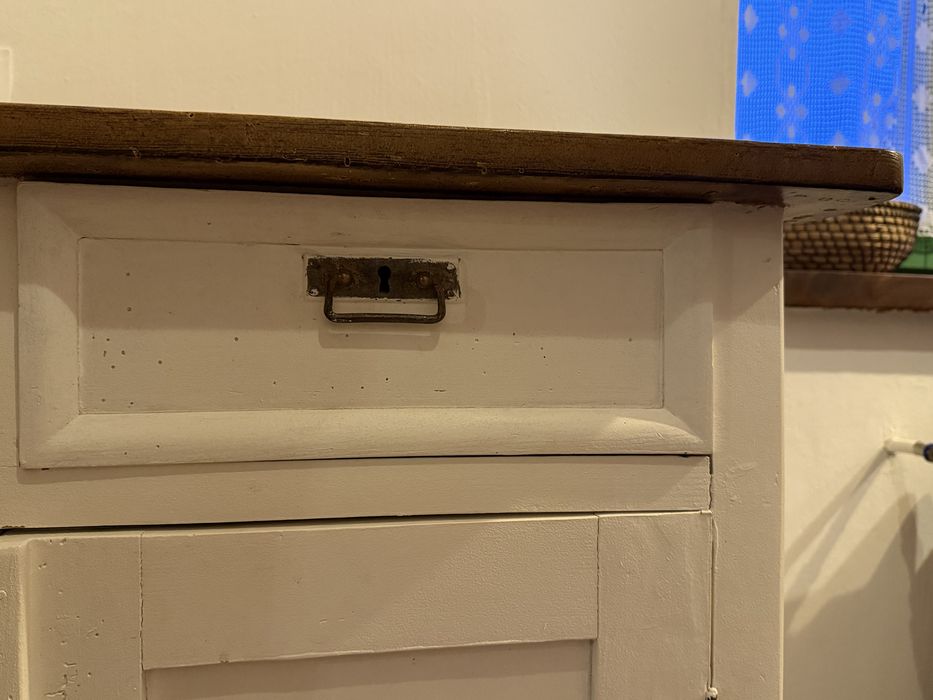 Komoda w stylu rustykalnym lite drewno