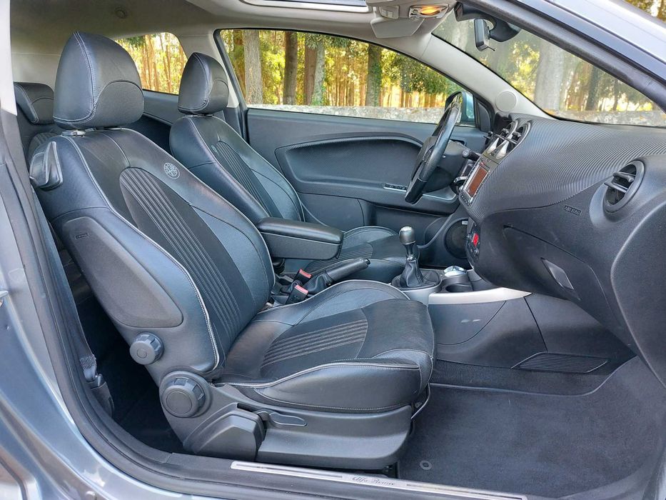 Alfa Romeo MiTo — fotografia 11