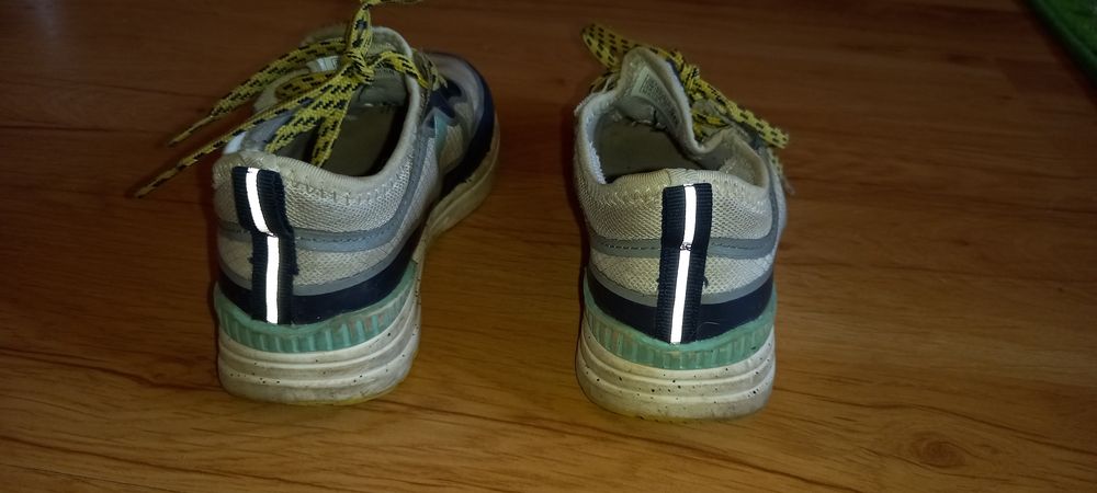 Buty sportowe Reserved r.30 wkładką 19cm