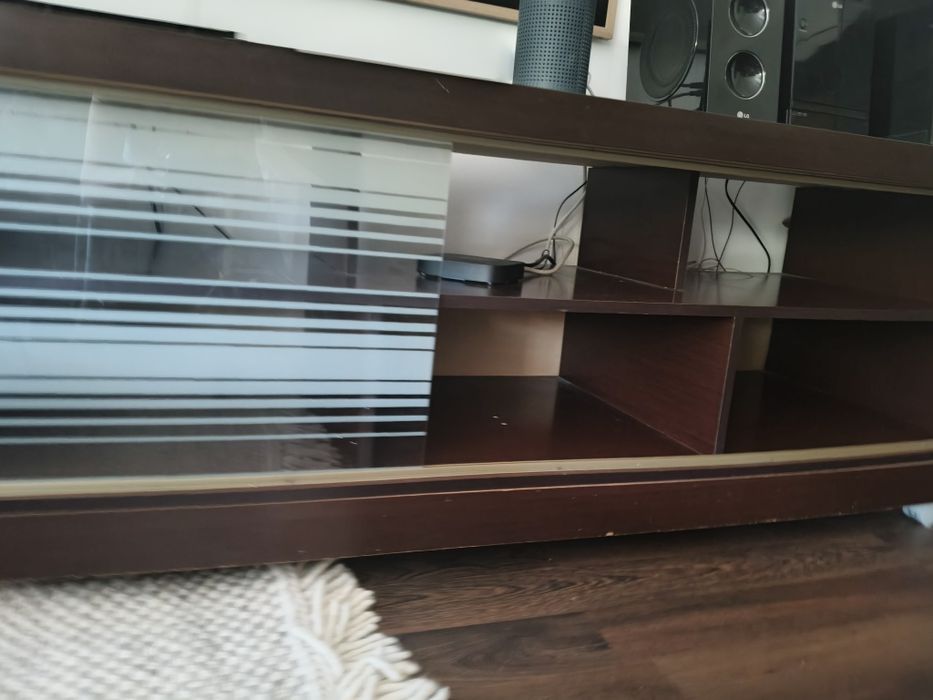 Móvel TV  - 150cm, com 50cm de largura e 56 altura