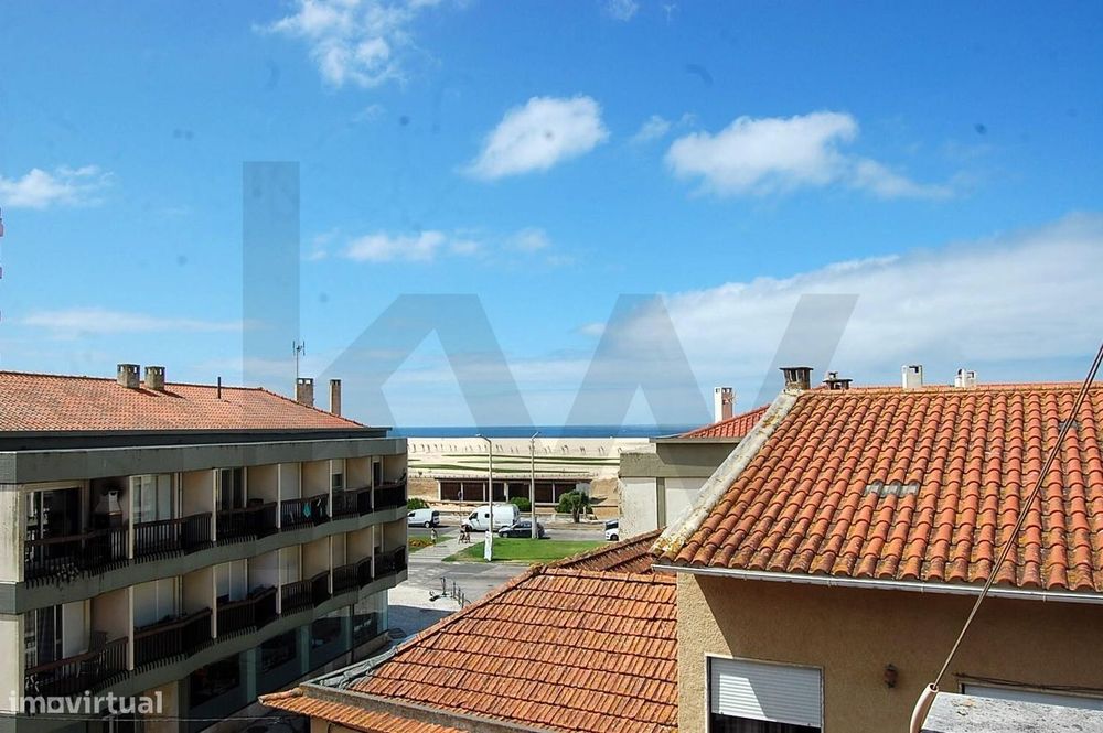 Apartamento Duplex com Vista Mar e Entradas Independentes | 2a Linha |