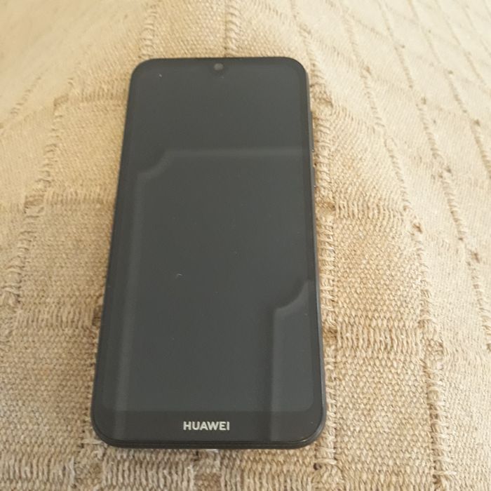 Selling a brand-new Huawei Y5 mobile phone, still in its original box64284525603329121