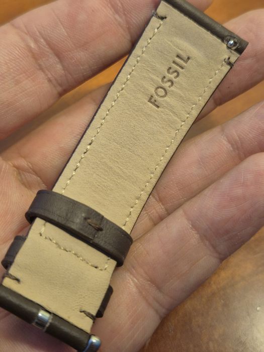 Bracelete Fossil em pele 22mm