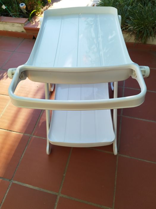 Carrinho de jardim para aperitivos e bebidas
