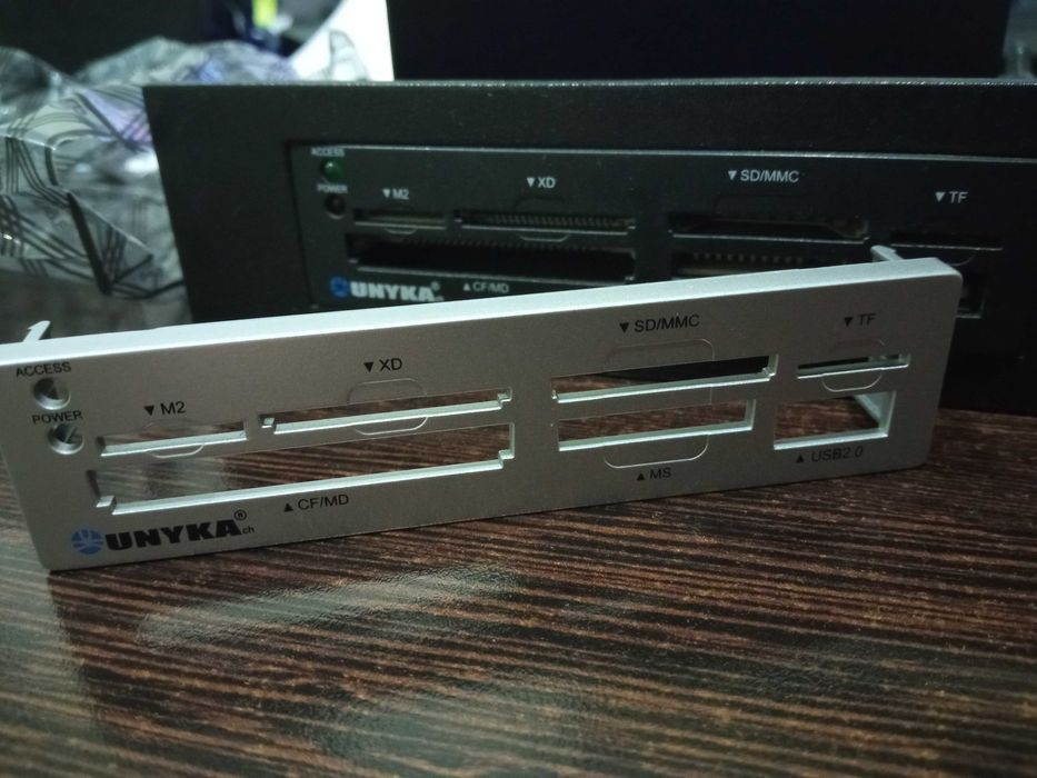 Leitor Cartões de Memória Universal - SD, COMPACT FLASH, XD, MS, etc