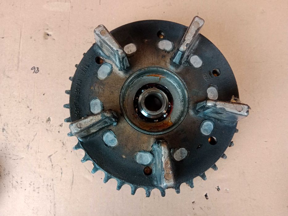 Kawasaki ZR7S 750 Napęd Zbierak Zębatka Przód Tył Łańcuch Gumy 99-05