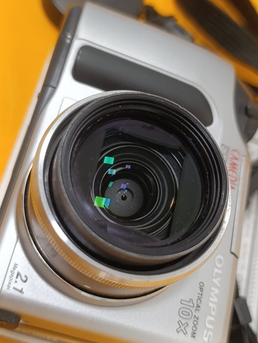 Aparat cyfrowy kompaktowy Olympus C-700, na baterie AA, retro 100% OK