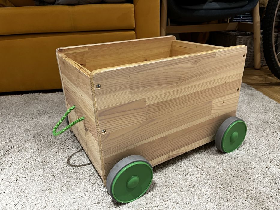 Wózek ikea FLISAT na zabawki , jeździk