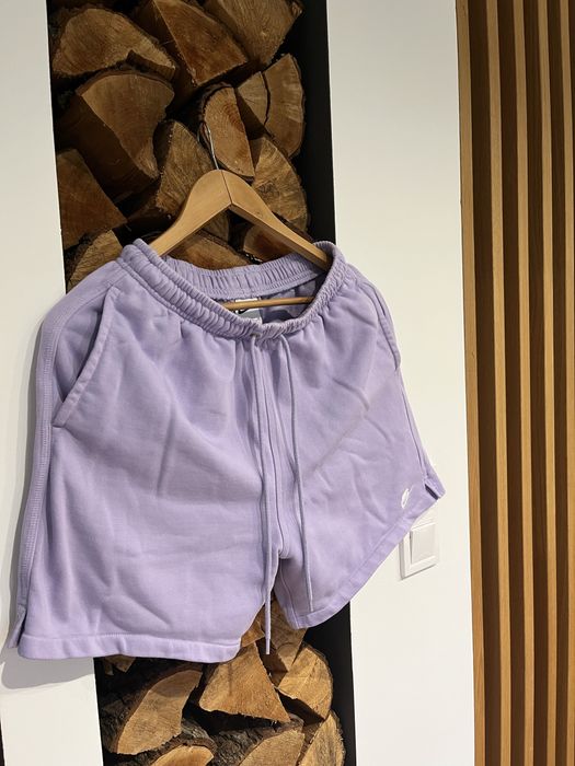 Fioletowe spodenki firmy nike rozmiar s