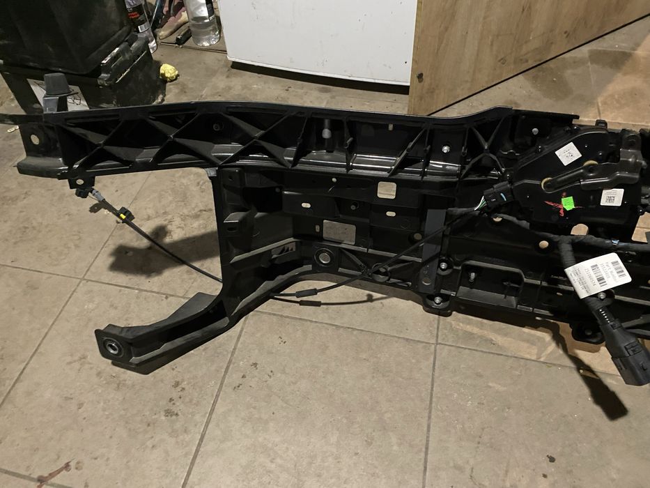 Телевізор , панель передня Rivian R1S R1T Gen1