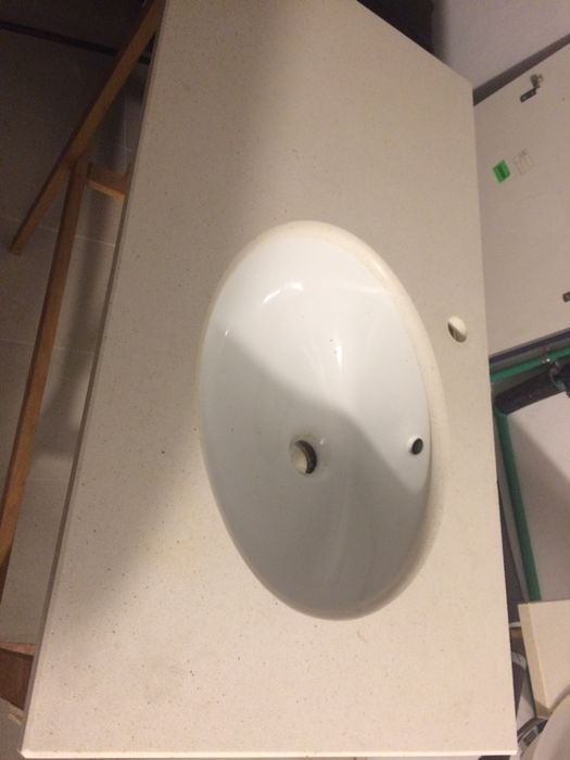 Lavatorio embutido com pedra silestone wc