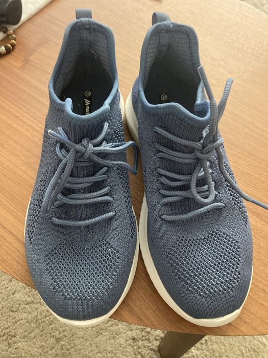 Dziewczece buty sportowe roz 34