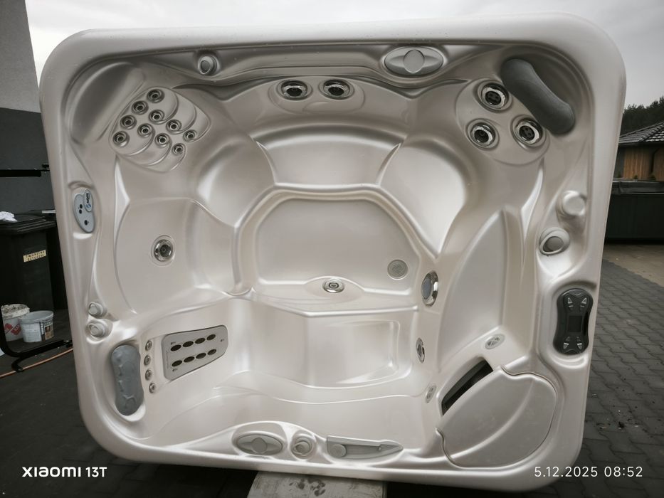 Jacuzzi ogrodowe HotSpring 5 osobowe
