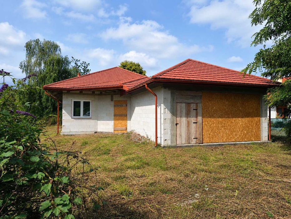 dom jednorodzinny parterowy stan surowy zamknięty 155m