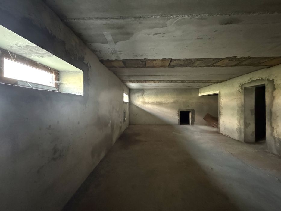 Продажа фасадного коттеджа под коммерческую деятельность в центре