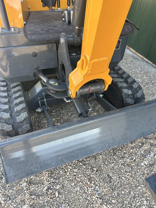 Mini escavadora Captok CP18 (1800kg) - Novo